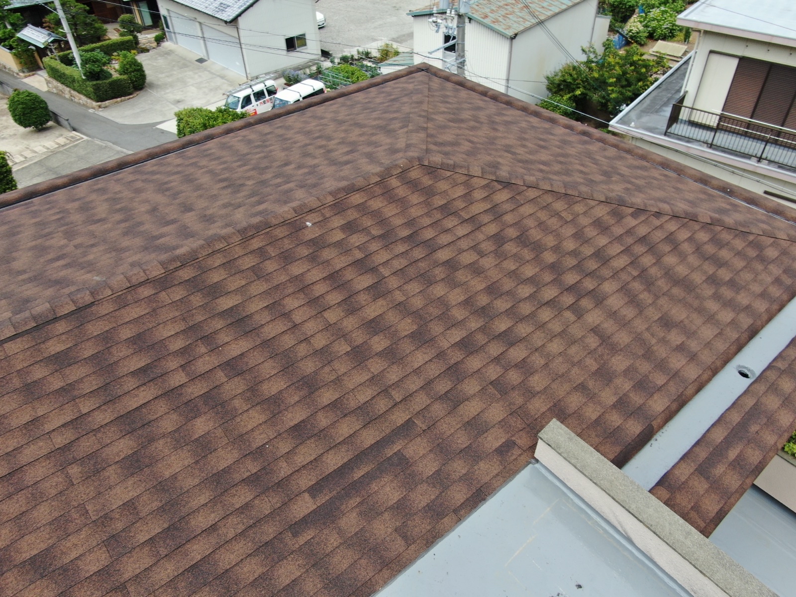 【有田市】　Ｅ様邸<br>『屋根カバー工法で耐久性バッチリ！落ち着いた印象の屋根が素敵な仕上がりに…✧₊°』4