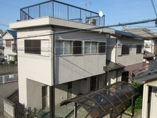 【和歌山市】　U様邸<br>『サンドグレージュの外壁にダークグレージュの屋根が穏やかな印象の素敵な仕上がりに…✧₊°』