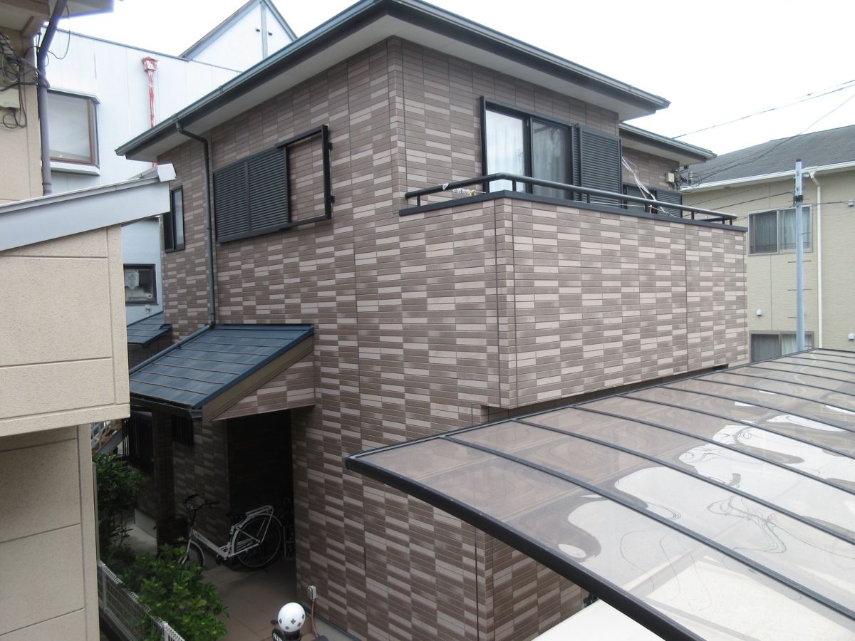 【和歌山市】　F様邸<br>『テラコッタブラウンの屋根カバー工法とキャラメルベージュの外壁が明るい印象の素敵な仕上がりに…✧₊°』1