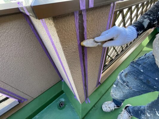 和歌山市密着の外壁塗装・屋根塗装専門店エースペイントの外壁の塗装　目地　コーキング均し