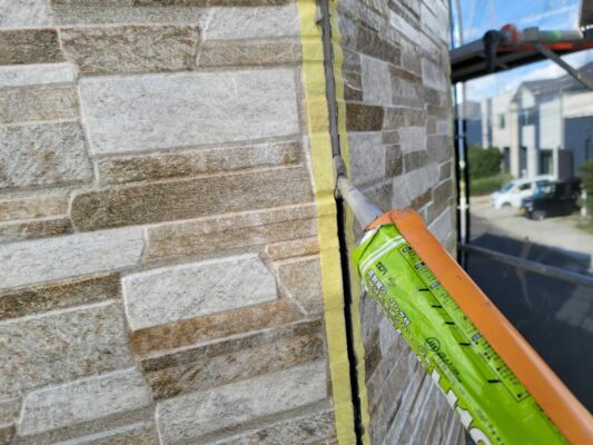 和歌山市密着の外壁塗装・屋根塗装専門店エースペイントの外壁の塗装　目地　コーキング打設