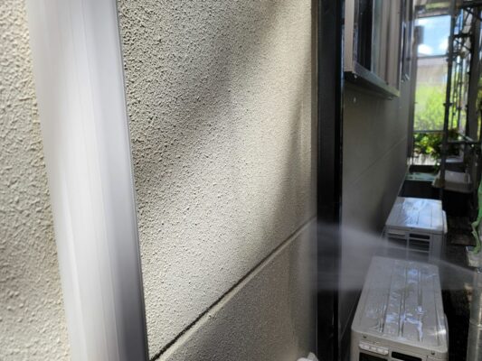 和歌山市密着の外壁塗装・屋根塗装専門店エースペイントの外壁塗装と屋根の塗装　竪樋　高圧洗浄