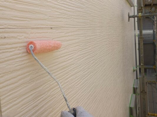 和歌山市密着の外壁塗装・屋根塗装専門店エースペイントの外壁の塗装　下塗り塗装