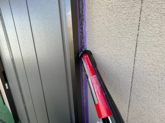 和歌山市密着の外壁塗装・屋根塗装専門店エースペイントの外壁の塗装と屋根塗装　サッシ周り　コーキング打設