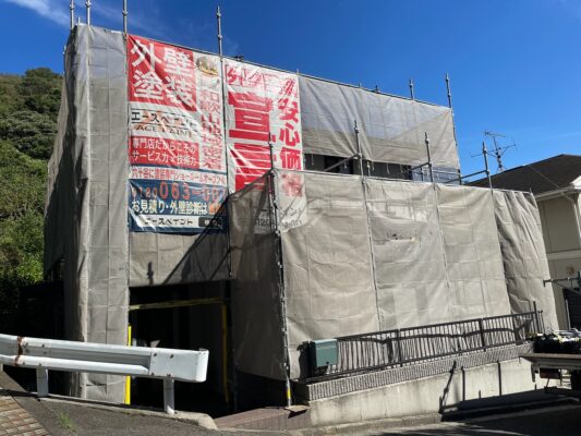 和歌山市地域密着の外壁塗装　屋根塗装専門店のエースペイント　■【和歌山市】　H様邸　屋根塗装・軒樋補修工事　足場組立