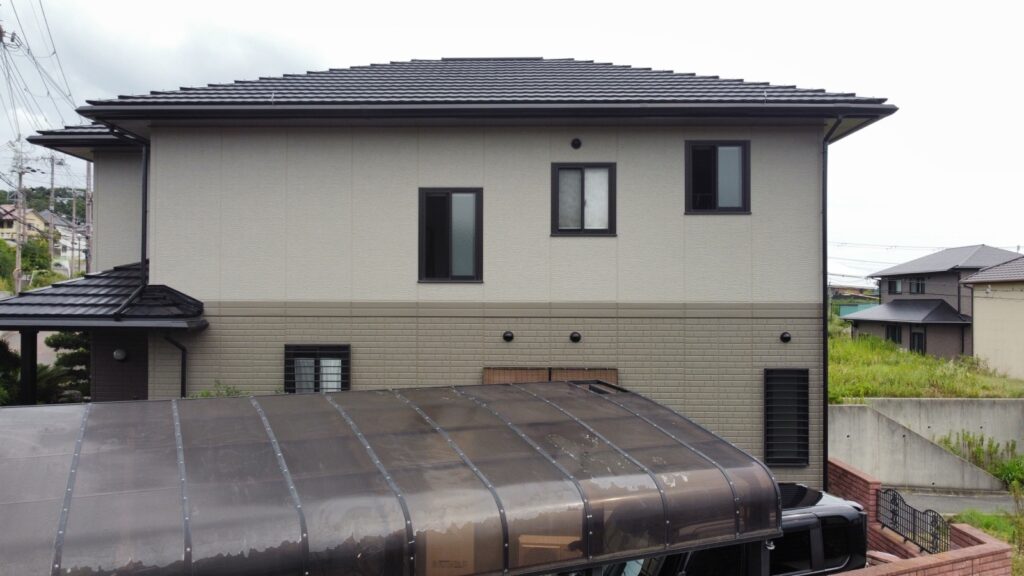 【和歌山市】　I様邸<br>『ブラックの屋根でメリハリのあるシックな印象の素敵な仕上がりに…✧₊°』2
