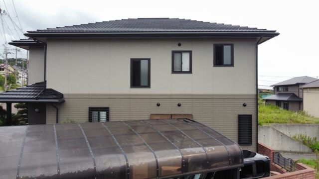 【和歌山市】　I様邸<br>『ブラックの屋根でメリハリのあるシックな印象の素敵な仕上がりに…✧₊°』