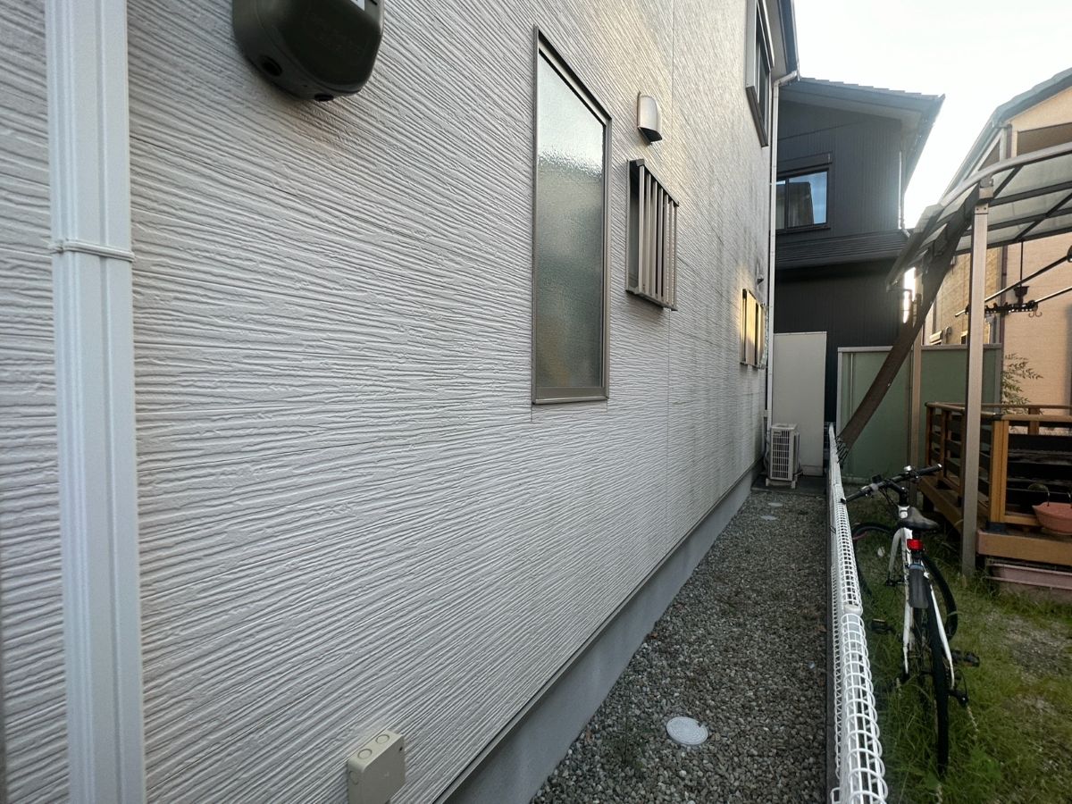【和歌山市】　A様邸<br>『エクルグレージュの外壁にハンターグリーンの屋根で明るく優しい素敵な印象に…°˖✧』9