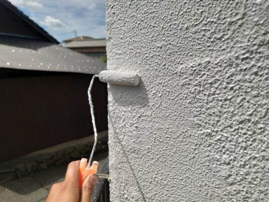 和歌山市地域密着の外壁塗装　屋根塗装専門店のエースペイント　■【和歌山市】　M様邸　外壁補修工事　外壁下塗り