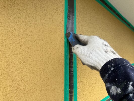 和歌山市地域密着の外壁塗装屋根塗装専門店のエースペイント　■【和歌山市】　H様邸　外壁塗装・屋根塗装・コーキング工事　コーキング均し