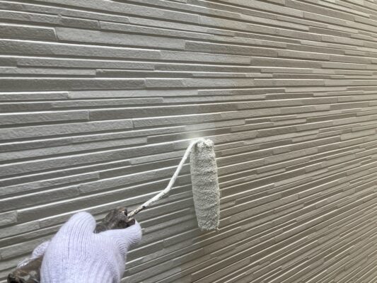 和歌山市地域密着の外壁塗装屋根塗装専門店エースペイント　■【和歌山市】　N様邸　外壁塗装・屋根塗装・付帯部塗装・コーキング工事　外壁　下塗り１回目