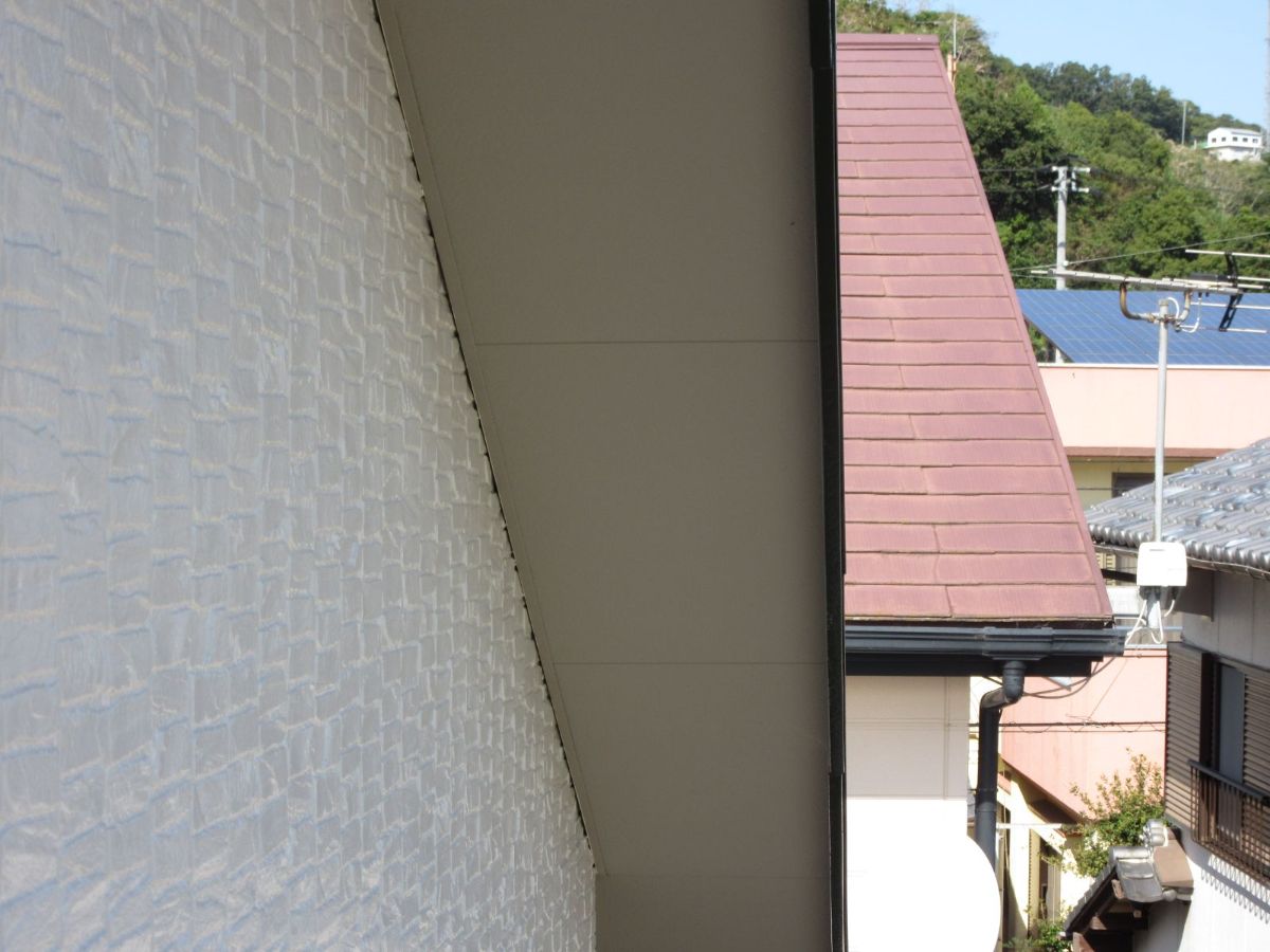 【海南市】　H様邸<br>『レグホーングレージュの外壁にフォーングレージュのアクセントをつけハンターグリーンの屋根でぬくもりのある優しい素敵な仕上がりに…✧₊°』20