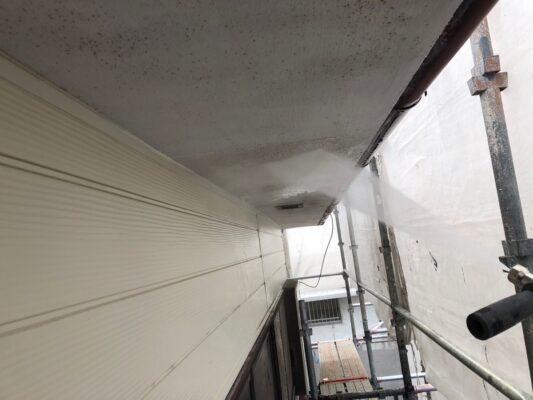 和歌山市地域密着外壁塗装屋根塗装専門店のエースペイント　軒天　高圧洗浄