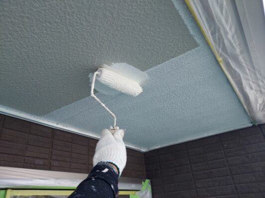 和歌山市地域密着の外壁塗装屋根塗装専門店エースペイント　軒天　下塗り塗装