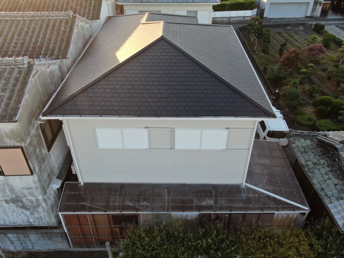 【和歌山市】　S様邸<br>『エクルグレージュの外壁にブラックの屋根でカジュアルで素敵な仕上がりに…✧₊°』4