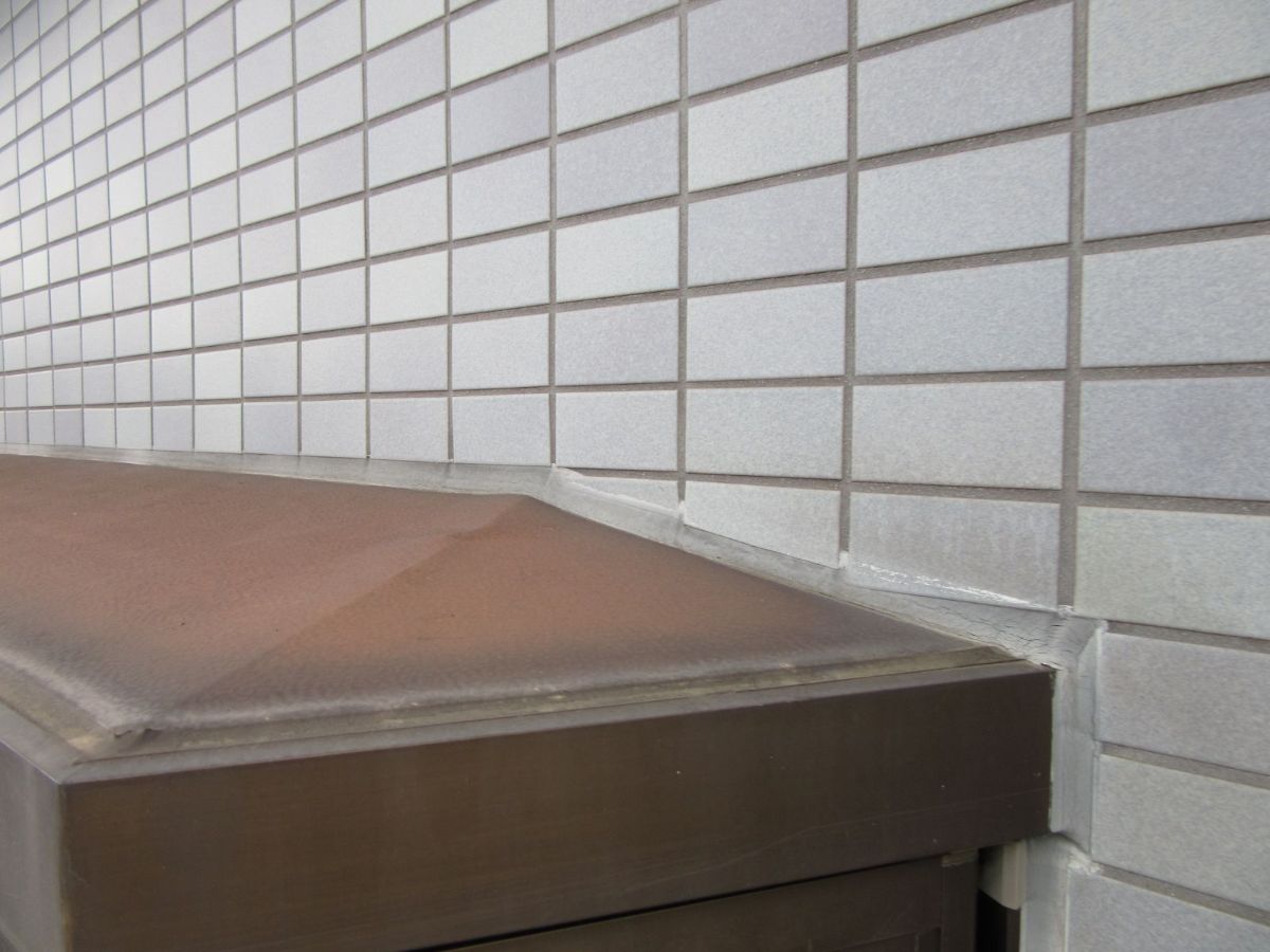 【橋本市】　O様邸<br>『サンドグレージュの外壁にタイル部はクリヤ塗装をしシックで素敵な仕上がりに…✧₊°』11