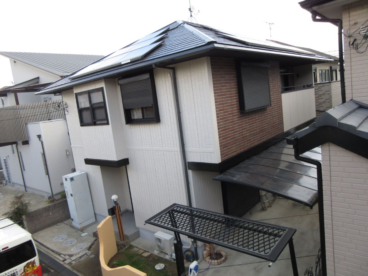 【和歌山市】　U様邸<br>『エクルグレージュの外壁とブラックの屋根でカジュアルながらも上品な雰囲気の仕上がりに…☆彡』4