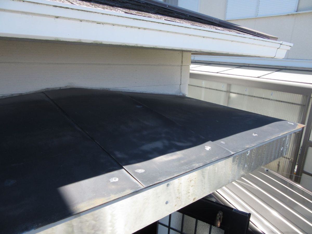 【和歌山市】　S様邸<br>『エクルグレージュの外壁にブラックの屋根でカジュアルで素敵な仕上がりに…✧₊°』11