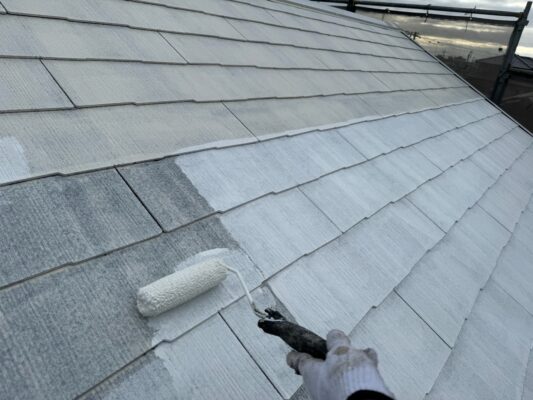和歌山市密着の外壁塗装屋根塗装専門店のエースペイントの外壁塗装と屋根塗装　和歌山市　下塗り　下塗り2回目　屋根塗装