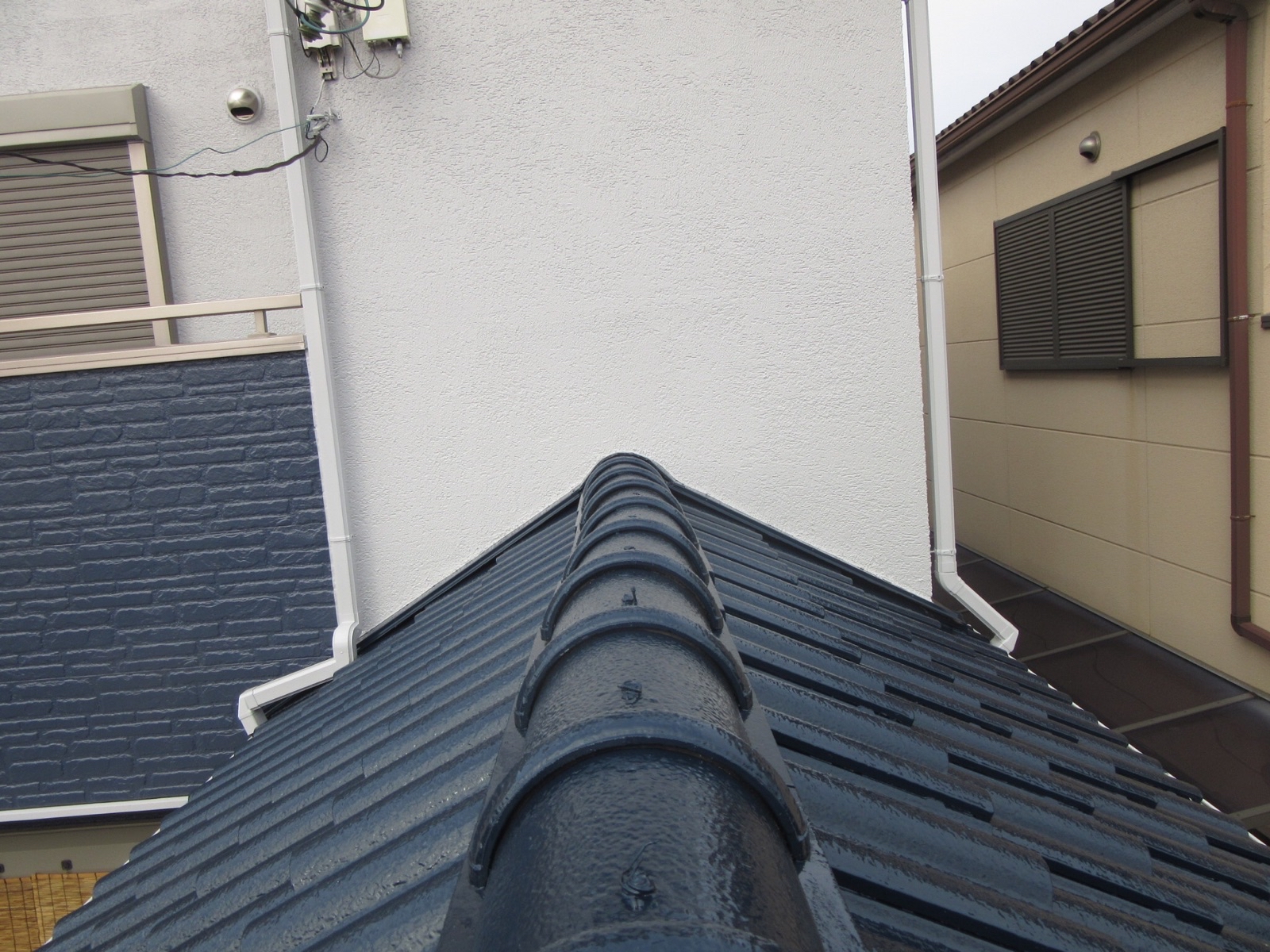 【大阪府】　H様邸<br>『シルバーグレーとダークグレーの2色仕上げですっきりとした仕上がりに、ネイビーブルーの屋根で落ち着いた印象を添えて…✧₊°』12