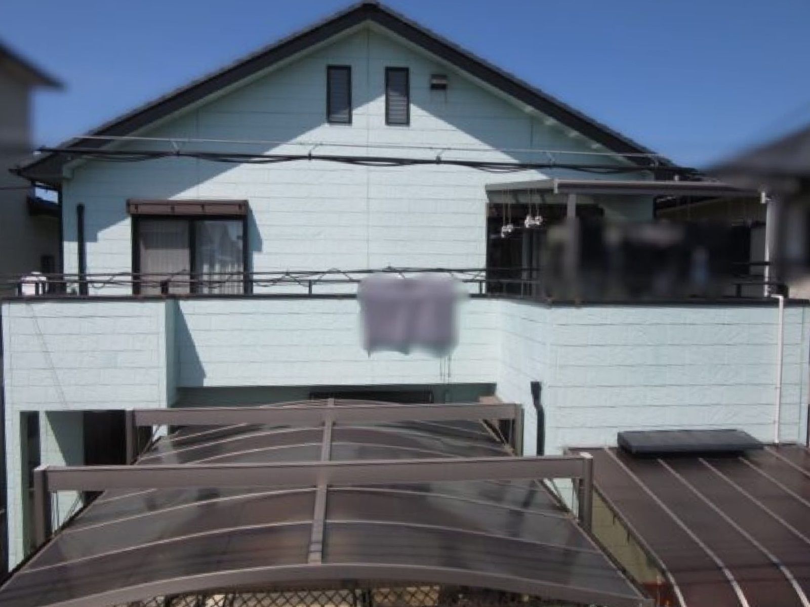 【和歌山市】H様邸<br>『スカイブルーのワントーンの外壁と遮熱色であるエバーグリーン仕上げの屋根で、艶を抑えた上塗り保護コーティング剤を施工することで光沢溢れる新築のような仕上がりに…✧₊°』1