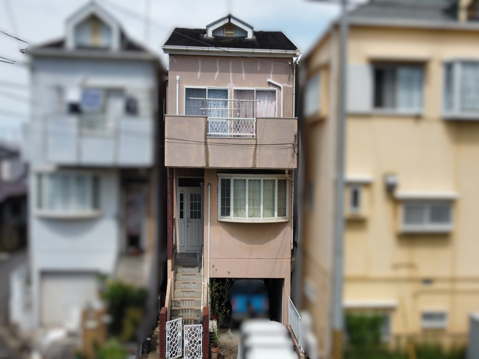 【和歌山市】M様邸<br>『メインがベビーブルーでアクセント部がネイビーブルーの外壁、屋根は遮熱色であるエコナスコンの屋根で、屋根には上塗り保護コーティング剤を同時施工し光沢溢れる都会的な仕上がりに…✧₊°』1
