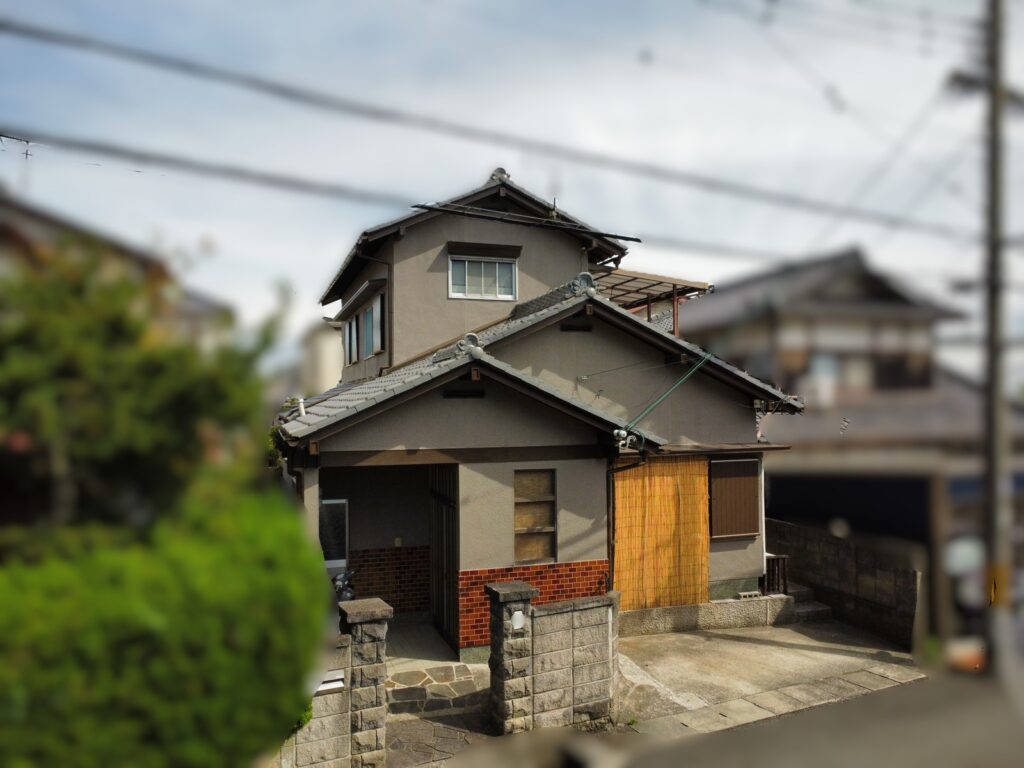 【和歌山市】M様邸<br>『温かみのあるグレージュ系統の外壁で、周囲とマッチした風合いの素敵な仕上がりに…✧₊°』2