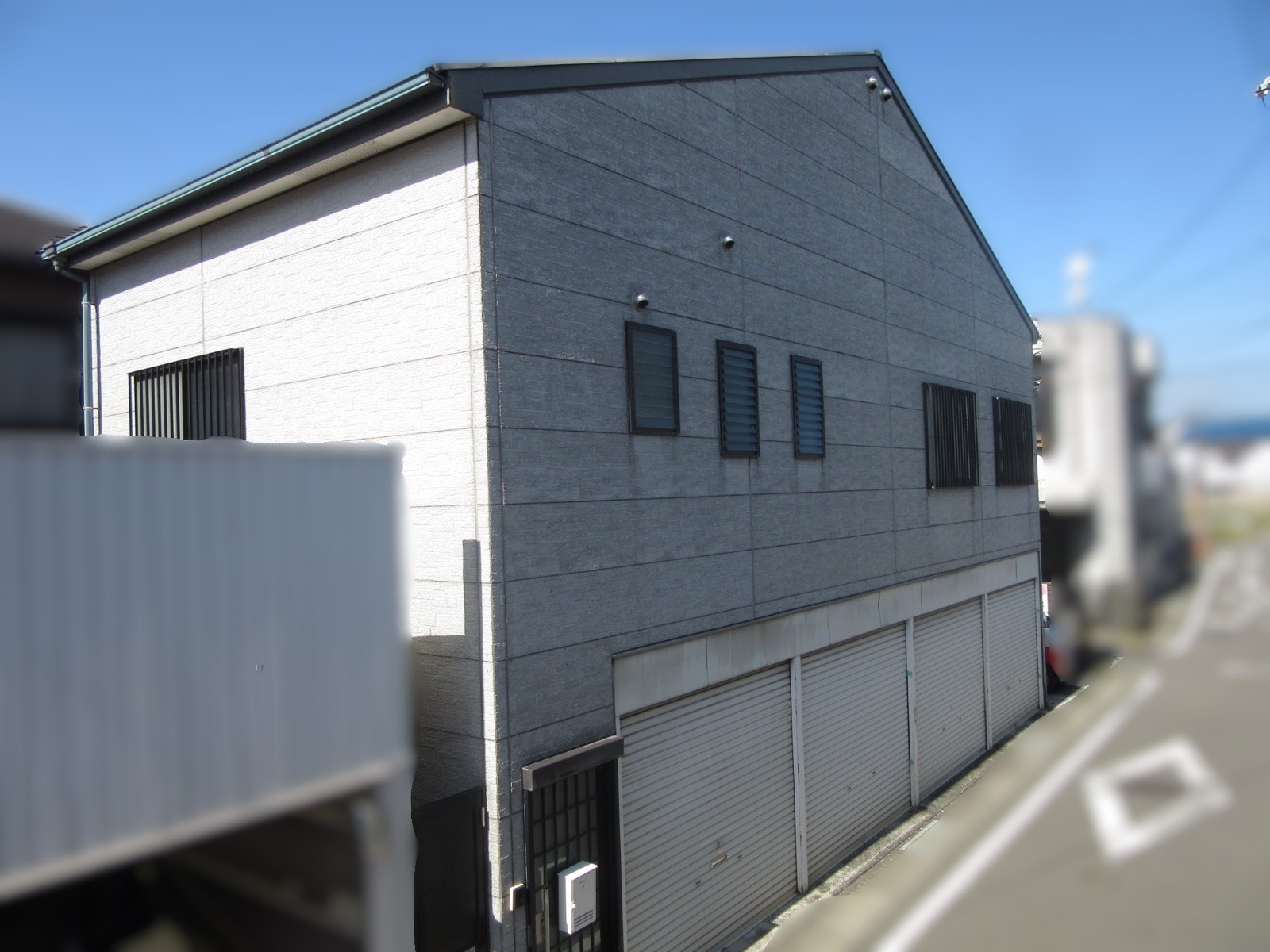 【和歌山市】S様邸<br>『温かみのあるグレージュ系統の外壁とネイビーブルーの屋根で、周囲とマッチした色味の素敵な仕上がりに…✧₊°』1