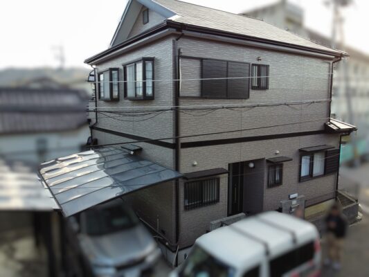 【阪南市】T様邸<br>『ディープグレー系の屋根が、重厚感を与えつつシックな風合いの仕上がりに…✧₊°』