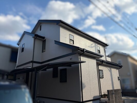 【和歌山市】N様邸<br>『温かみのあるグレージュの外壁で、光り輝くように綺麗な仕上がりに…✧₊°』