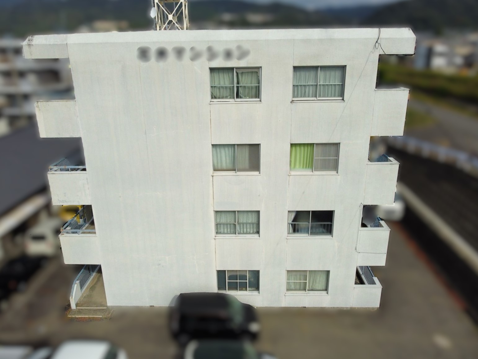 【和歌山市】I様所有マンション<br>『本宅と同じピュアホワイト系の塗料を使用することで、光り輝く素敵な仕上がりに…✧₊°』1