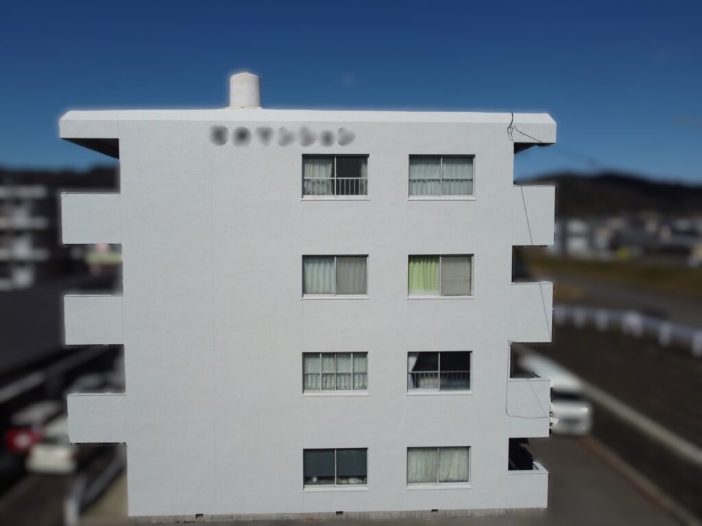 【和歌山市】I様所有マンション<br>『本宅と同じピュアホワイト系の塗料を使用することで、光り輝く素敵な仕上がりに…✧₊°』2
